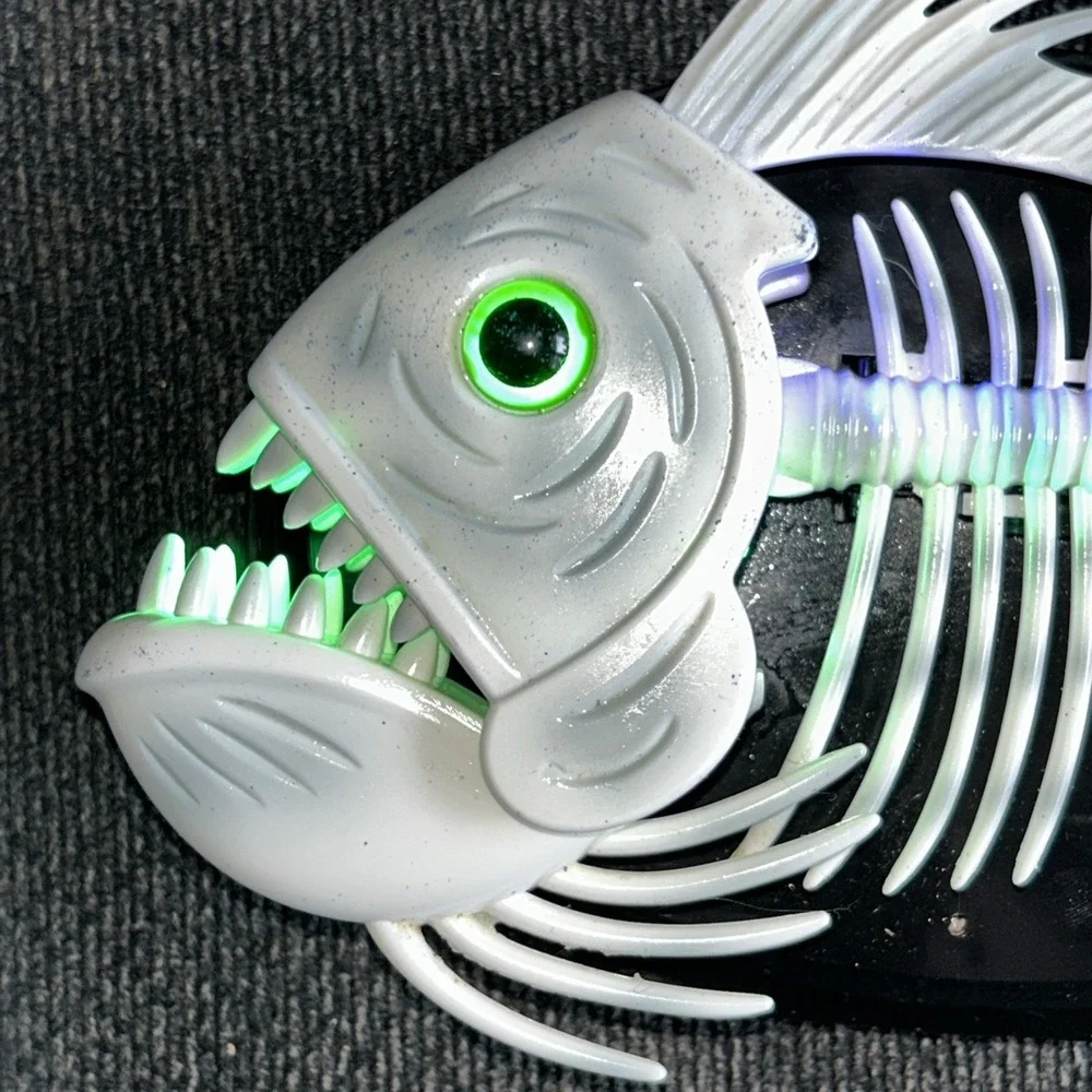 GEMMY TALKING FISH RARE ZOMBIE SKELETON FISH ANIMATED‎ COLLECTIBLE